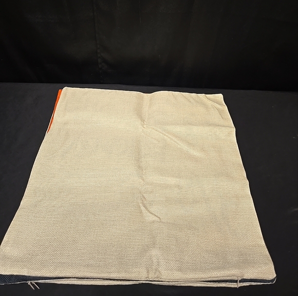 Lot Of 4 Pillow Covers 18" x 18" Each Decorative Halloween Festive For Couch - Picture 3 of 10